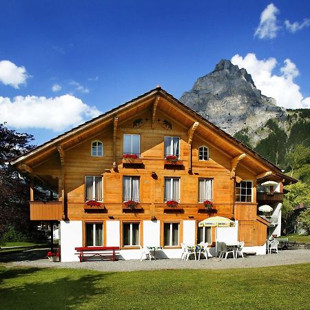 Hotel Alpina Кандерстег Екстериор снимка