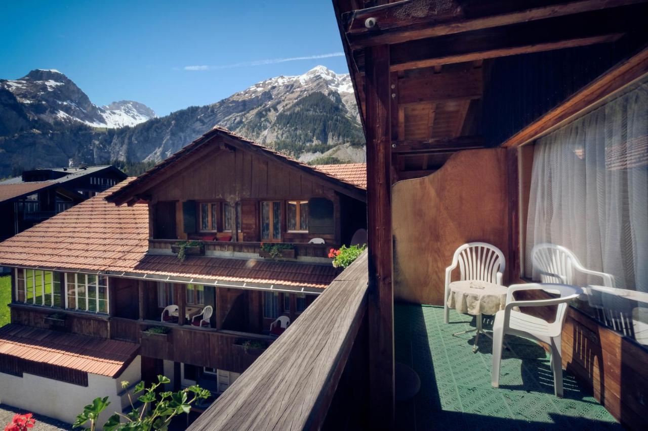 Hotel Alpina Кандерстег Екстериор снимка