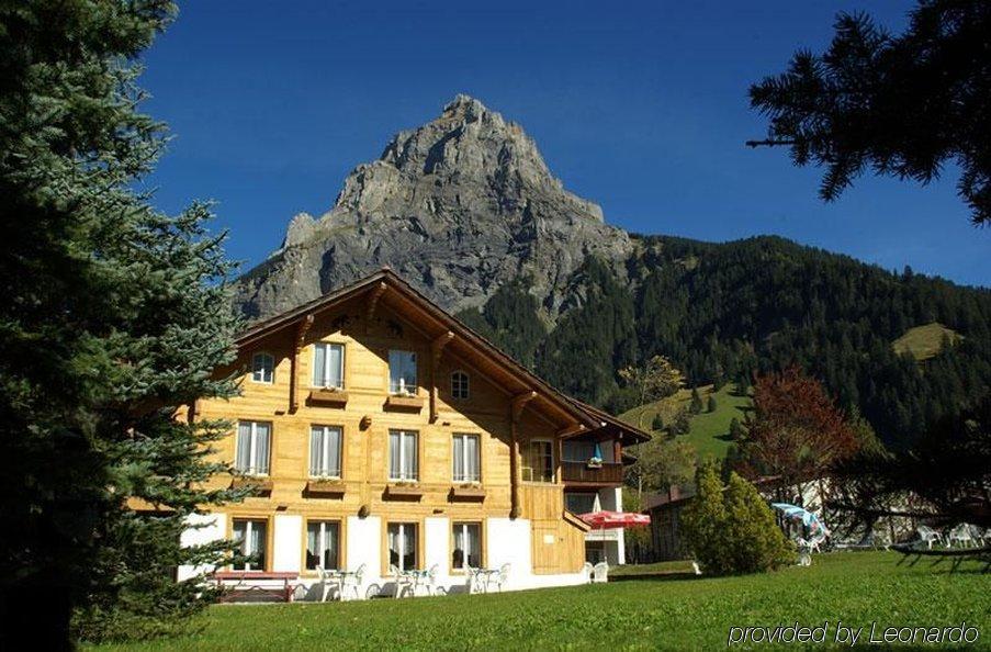 Hotel Alpina Кандерстег Екстериор снимка