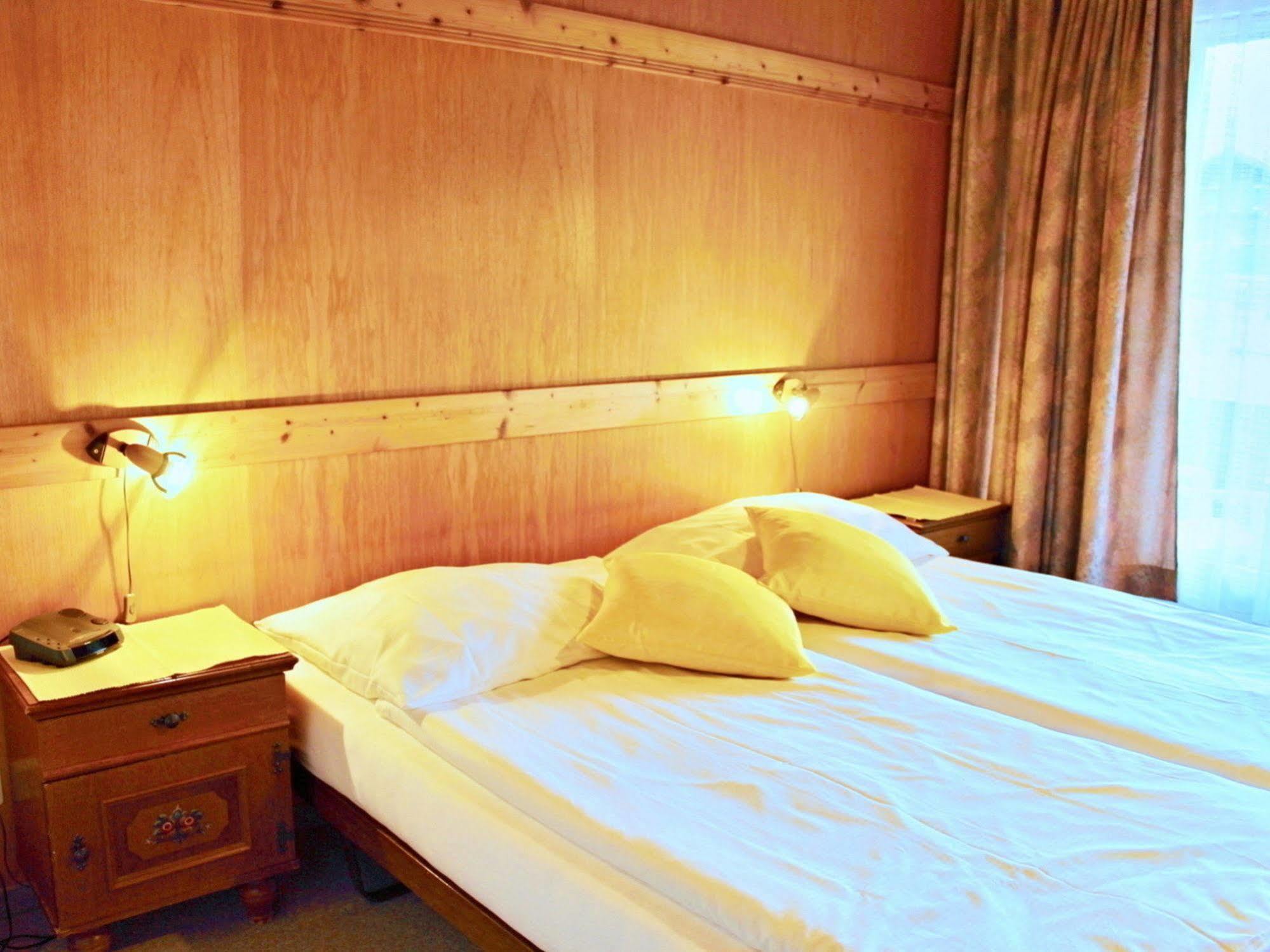 Hotel Alpina Кандерстег Екстериор снимка