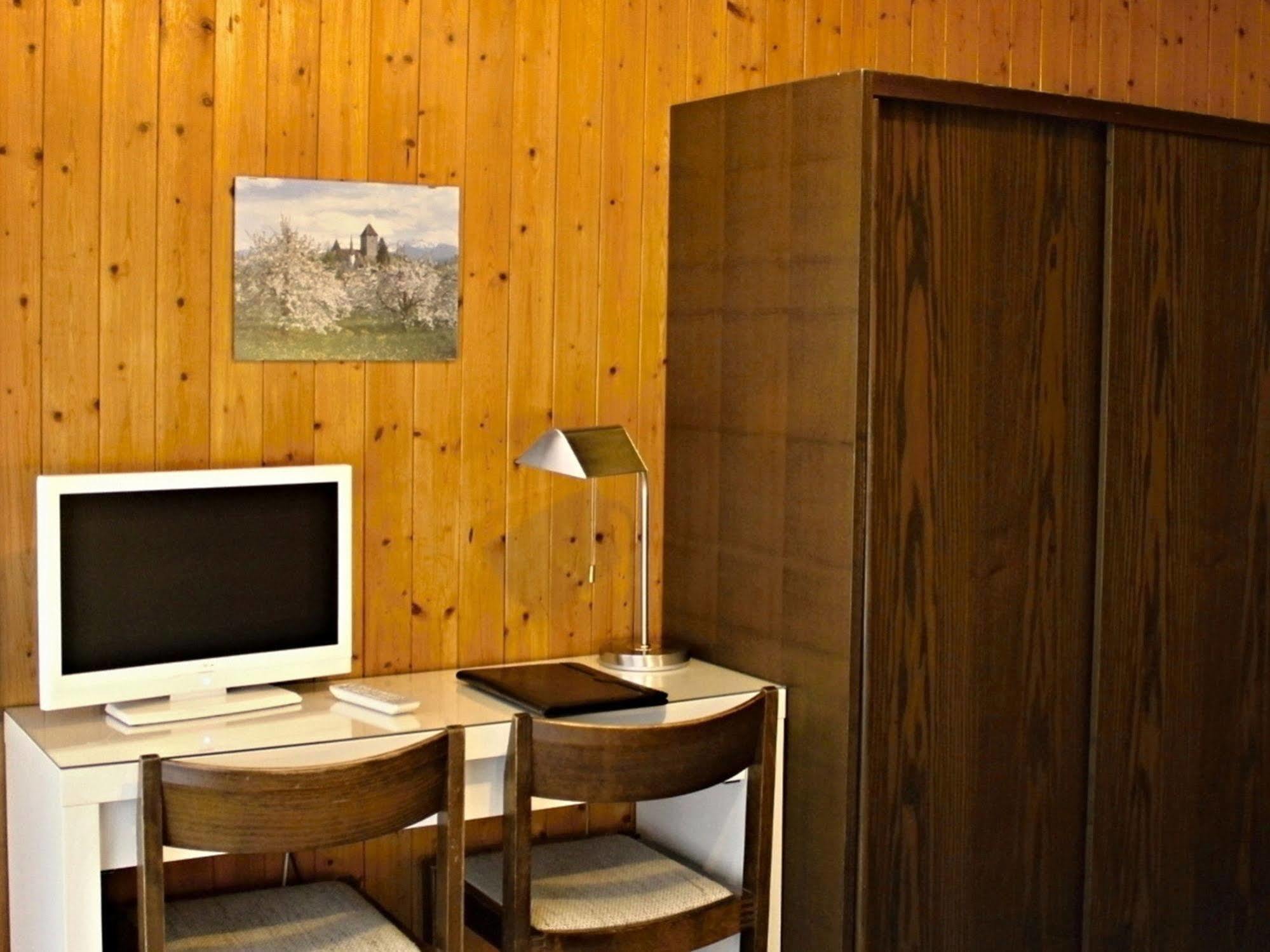 Hotel Alpina Кандерстег Екстериор снимка