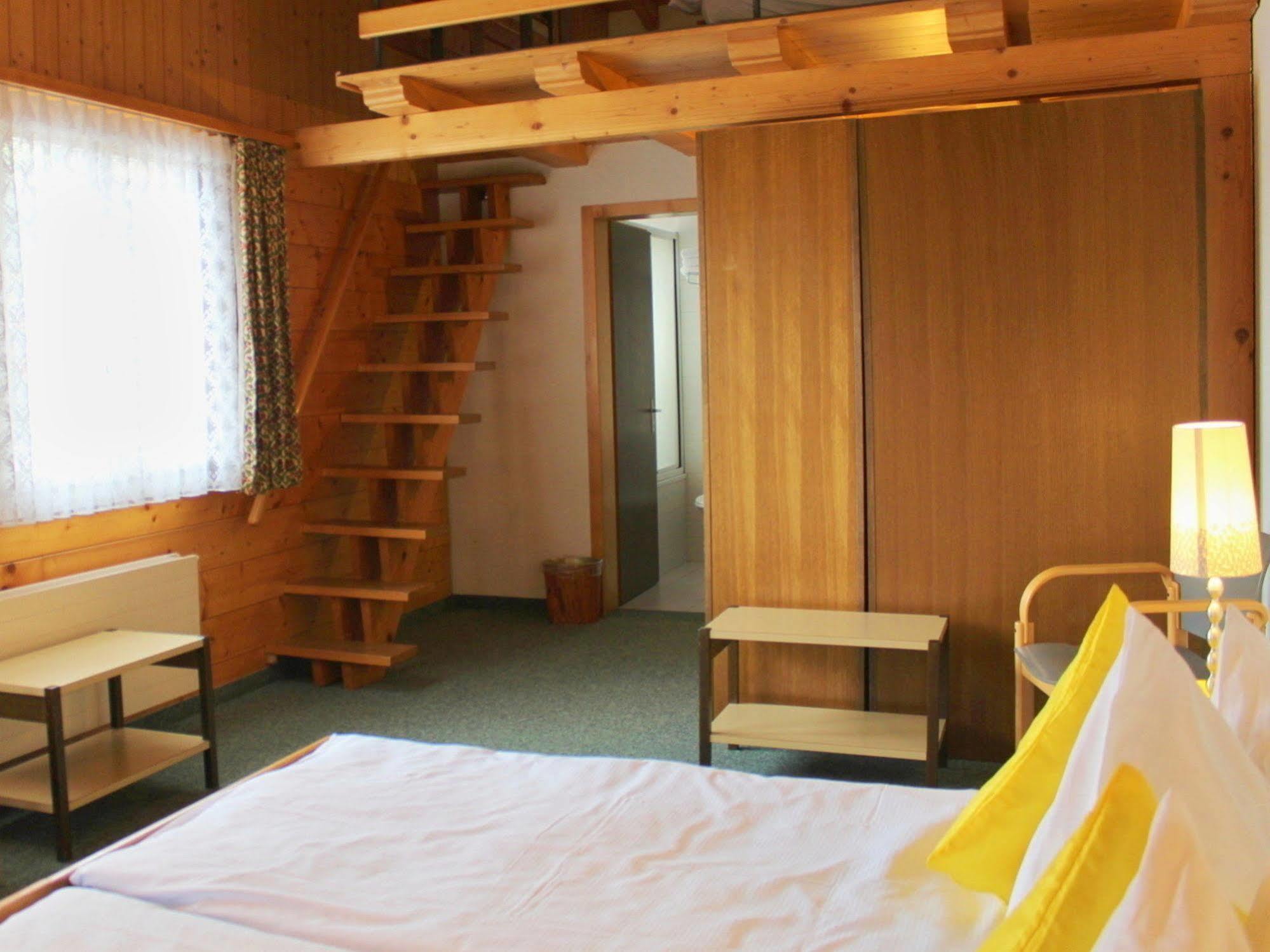 Hotel Alpina Кандерстег Екстериор снимка